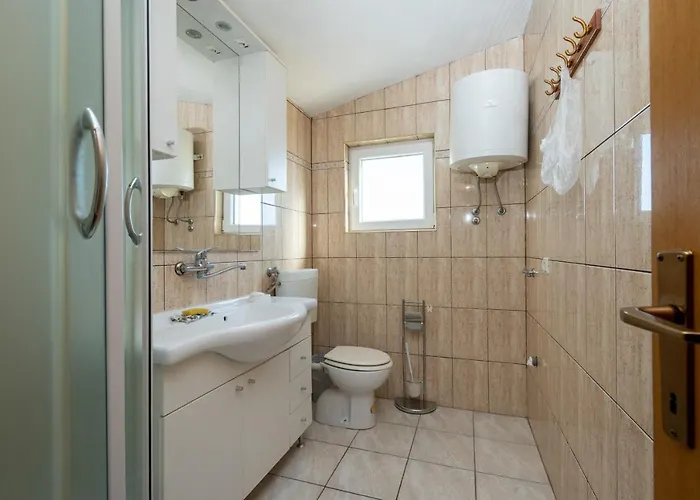 Apartman With Parking Space - 20177 *