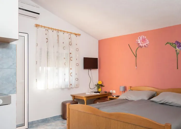 Apartman With Parking Space - 20177 *