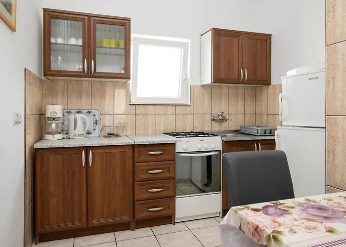 Apartman With Parking Space - 20177 Vir