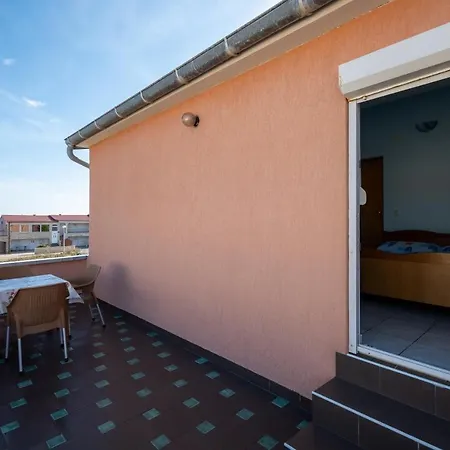 Apartment Isolated With A Parking Space - 20177
