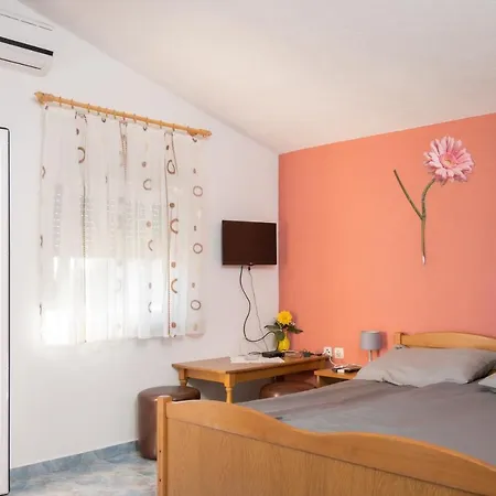 Appartement With Parking Space - 20177 *