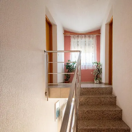 Appartamento With Parking Space - 20177